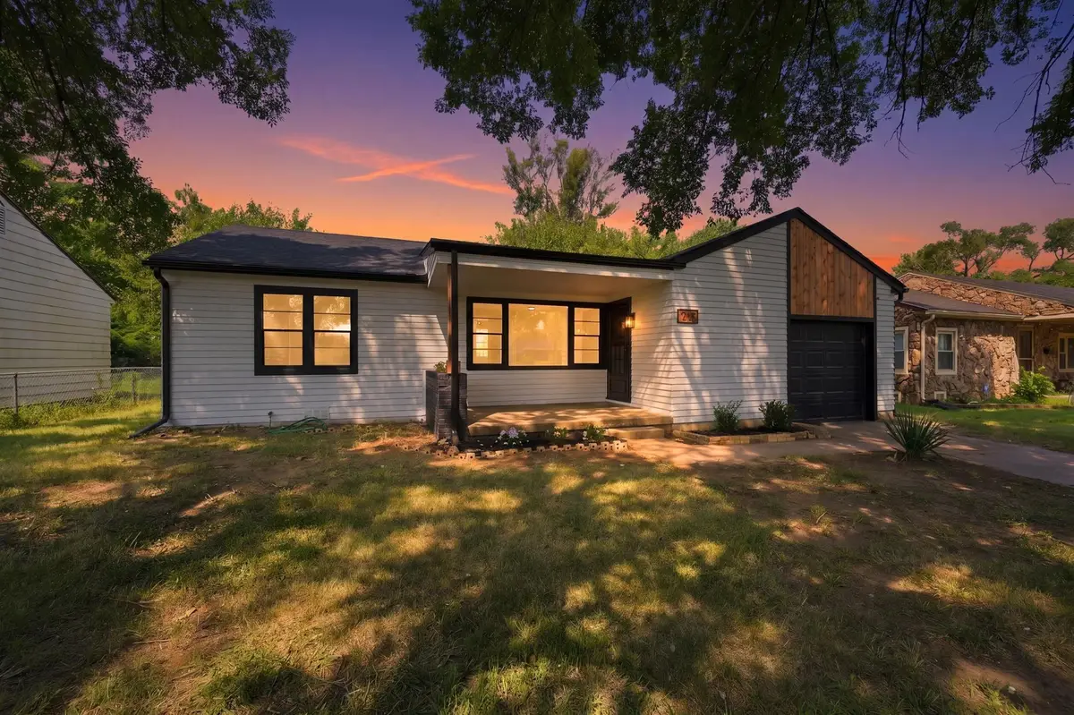 233 S Stearns, Haysville, KS 67060 - #1