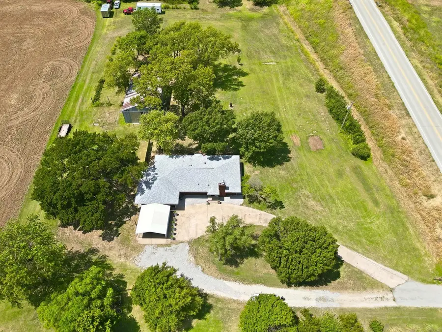 861 E 40th St S, Wellington, KS 67152-8383 - #3