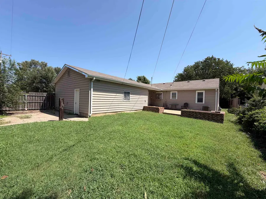 301 Van Arsdale Ave, Haysville, KS 67060 - #3