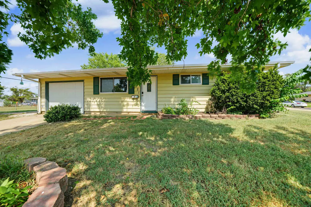 2021 Kenny Ave, Salina, KS 67401 - #1