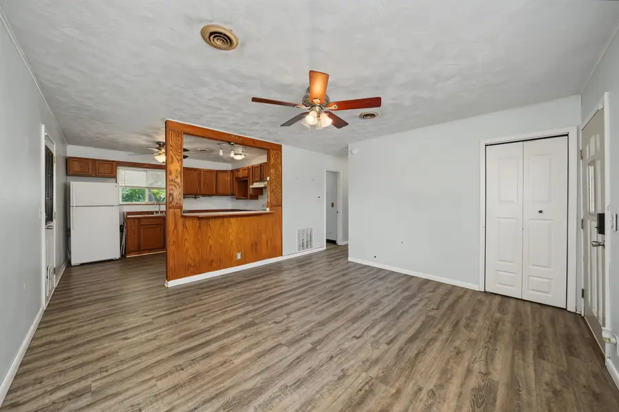 2021 Kenny Ave, Salina, KS 67401 - #2
