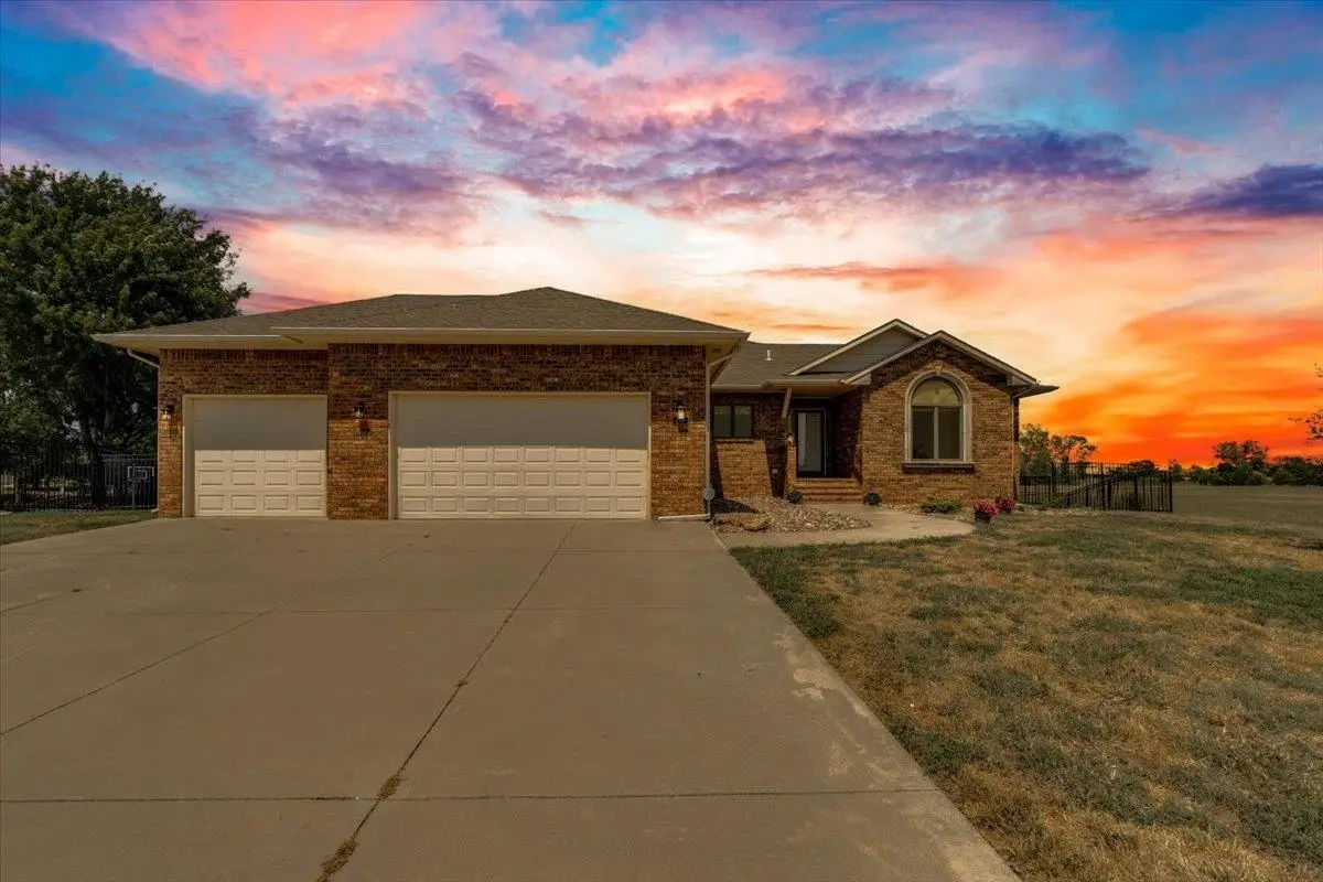 718 22nd, Newton, KS 67114 - #1