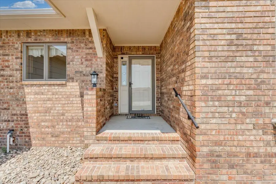 718 22nd, Newton, KS 67114 - #3