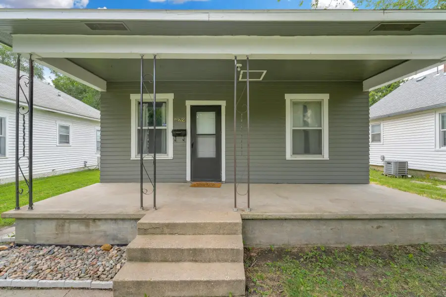 429 W 5th, Newton, KS 67114 - #3