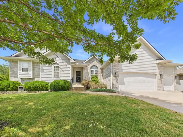 925 S Sandalwood, Wichita, KS 67230