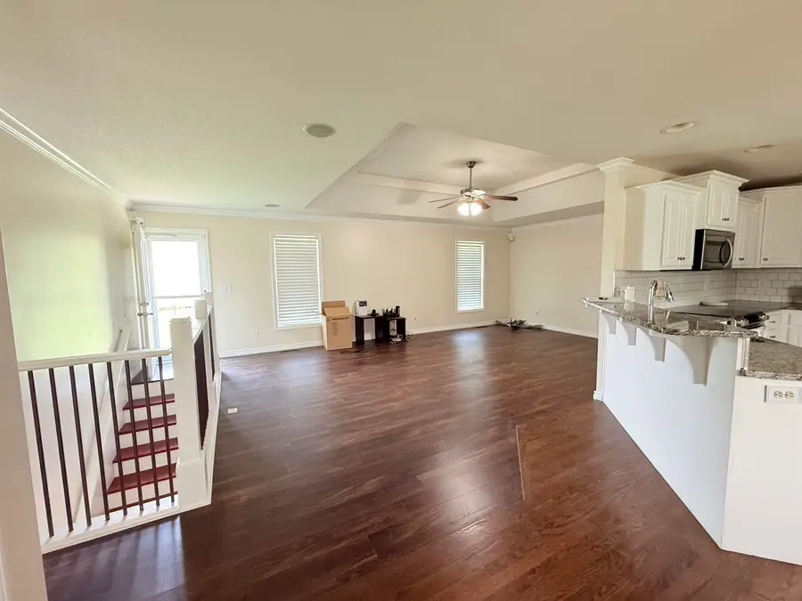 4513 SW Lakeside Dr, Topeka, KS 66610 - #3