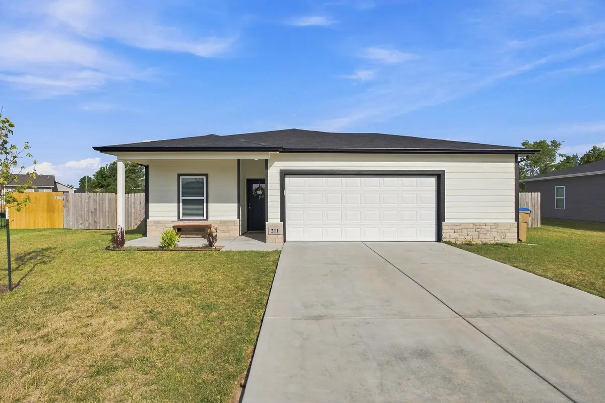 211 S Gatewood St, Valley Center, KS 67147-4741 - #1