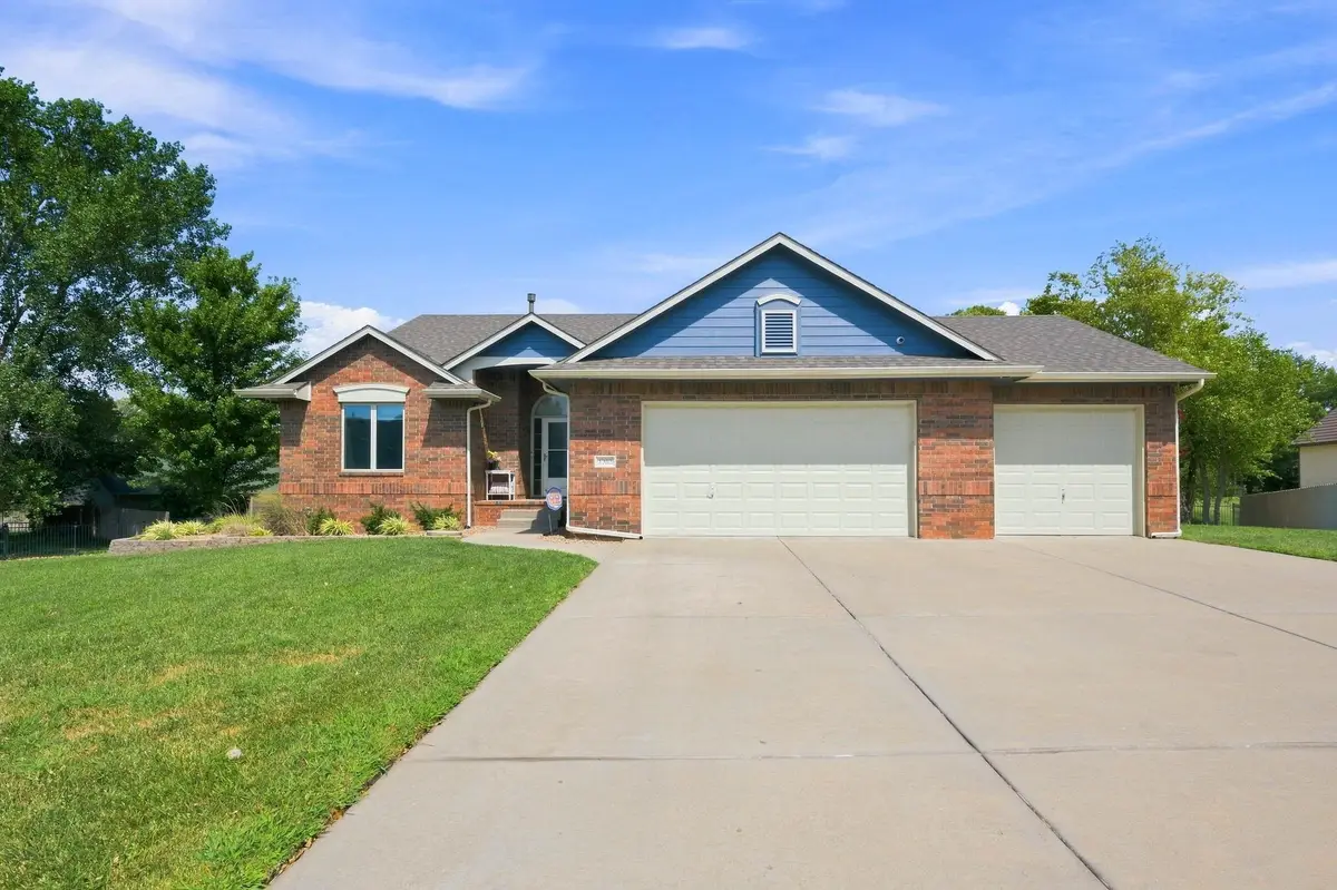 1303 S Ravenwood Ct, Derby, KS 67037 - #1