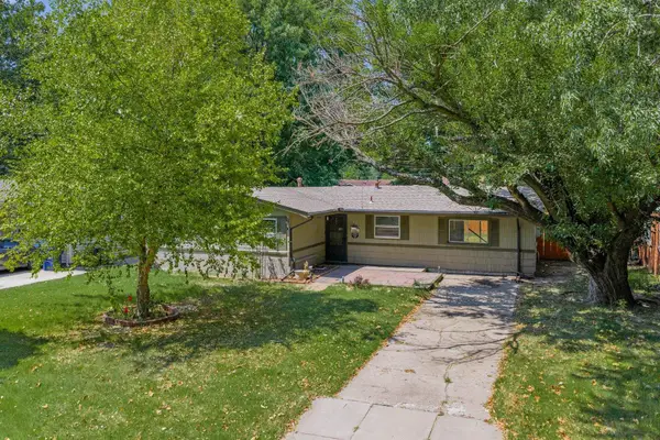 1037 Inverness Dr, Wichita, KS 67218