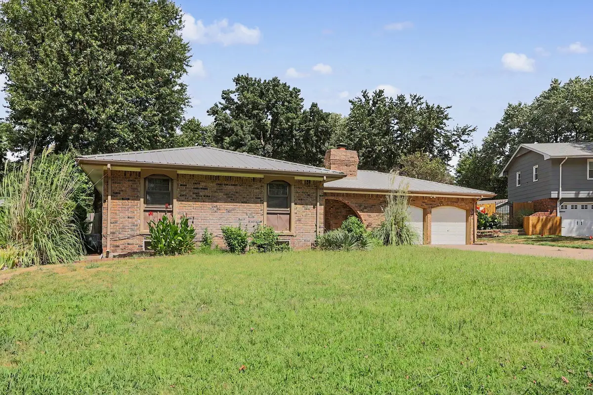 1306 E Brookfield Lane, Derby, KS 67037 - #1