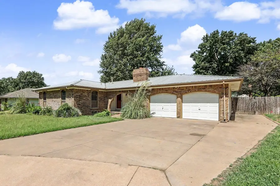 1306 E Brookfield Lane, Derby, KS 67037 - #2