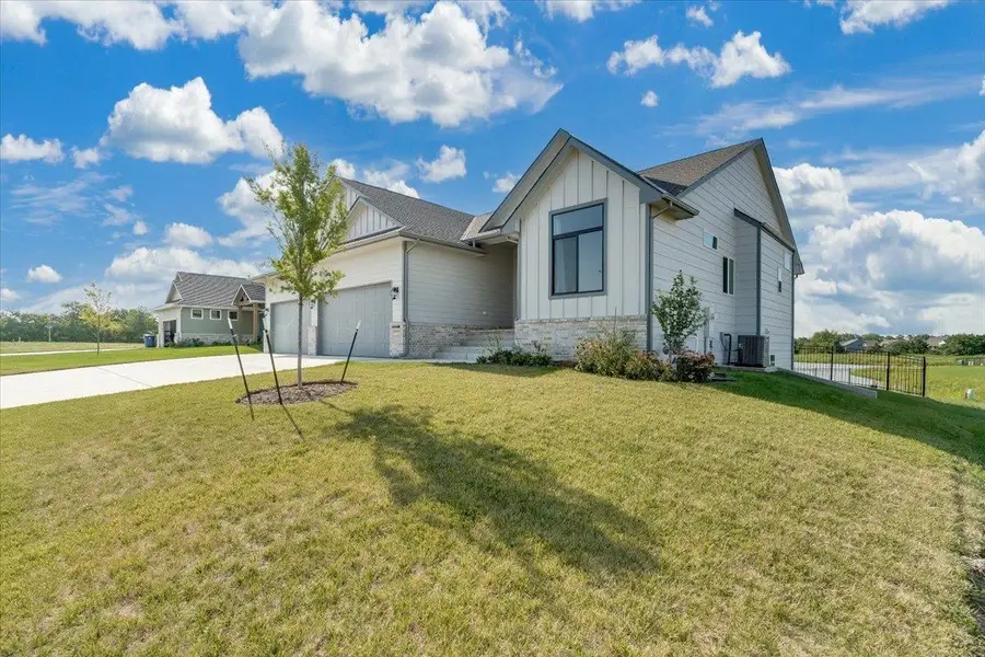 1425 W Cozy Hollow St, Goddard, KS 67052 - #3