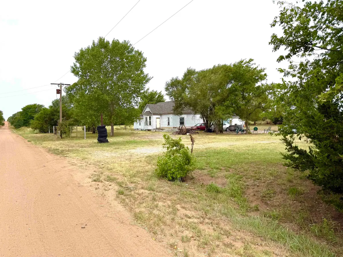 1006 NW 70 Rd, Attica, KS 67009 - #1