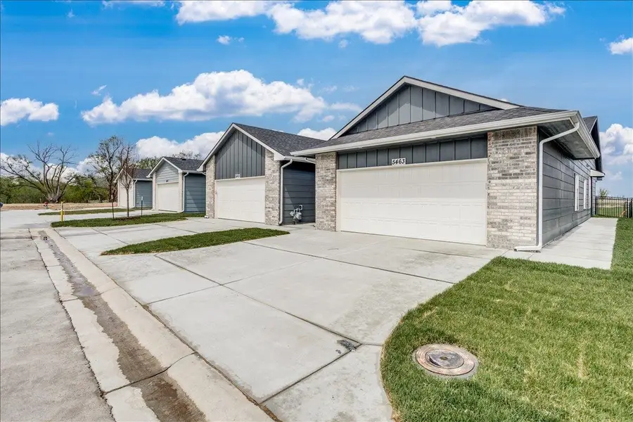 5426/5428 N Briskbay Ct, Maize, KS 67101 - #2