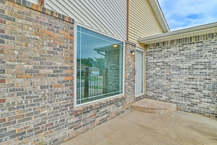 8704 E Longlake Cir, Wichita, KS 67207 - #3