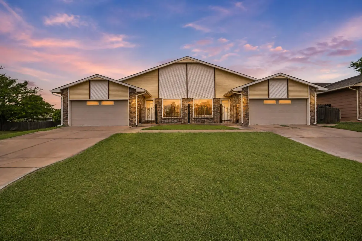 8702-8704 E Longlake Cir, Wichita, KS 67207 - #1