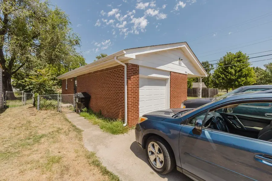 2524 W Columbine, Wichita, KS 67204 - #2