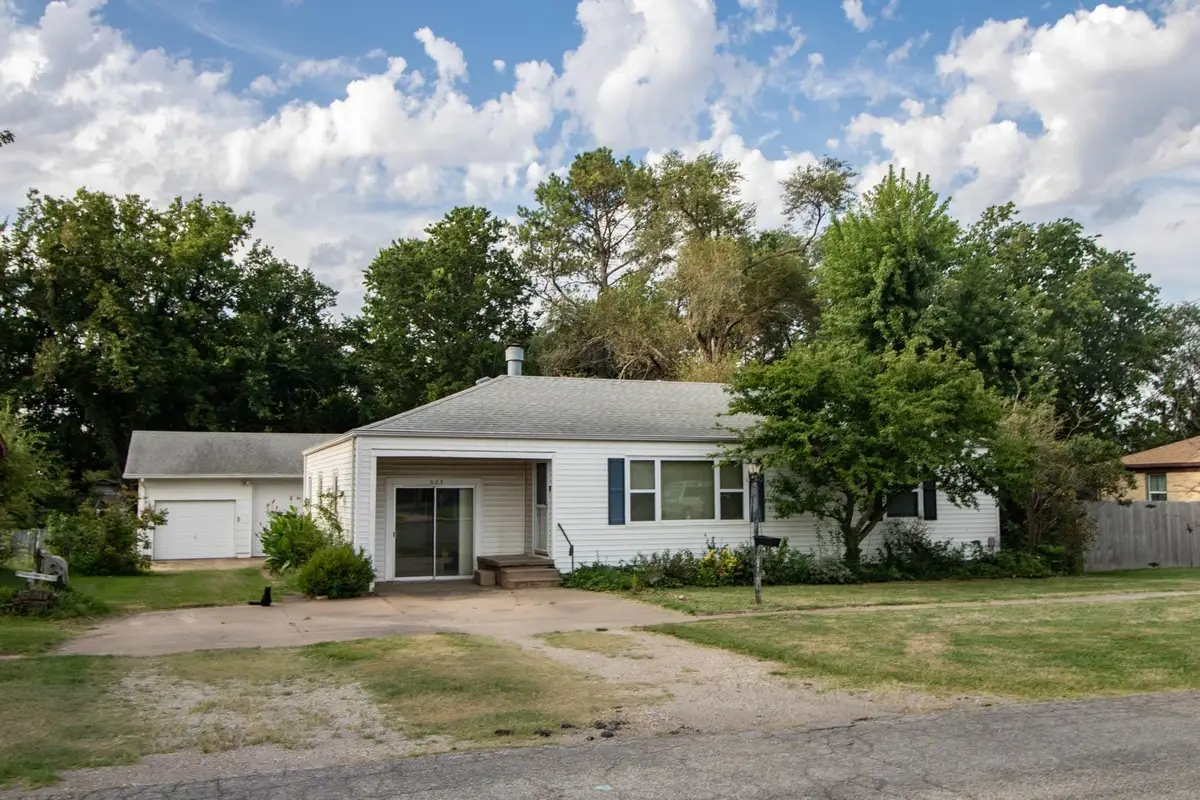 623 E Mulvane, Mulvane, KS 67110 - #1