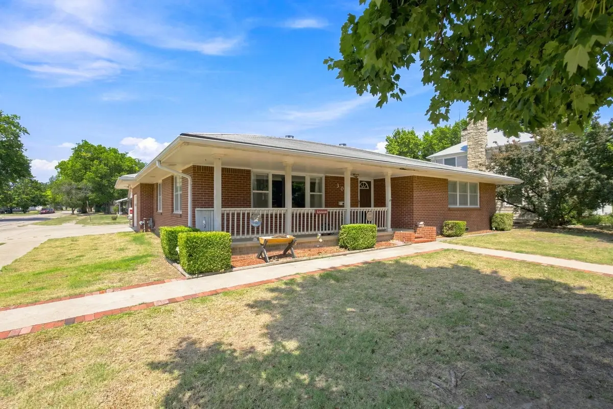 301 E 13th, Wellington, KS 67152 - #1
