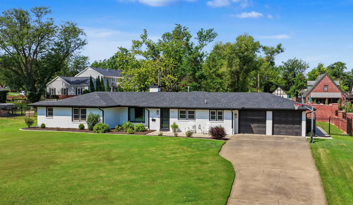 147 Overhill Rd, Salina, KS 67401 - #1