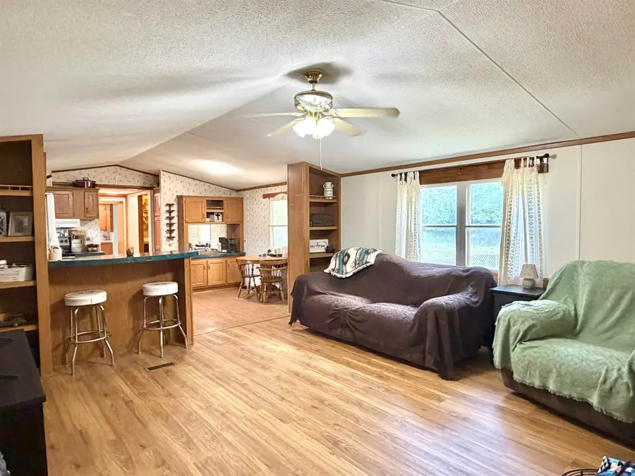 402 N Jewett St, Brookville, KS 67425 - #3