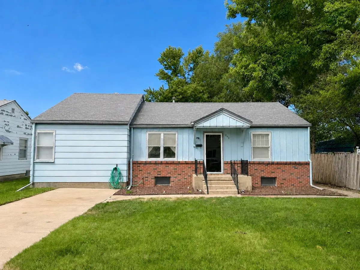 308 Pembroke Ln., Ellinwood, KS 67526 - #1