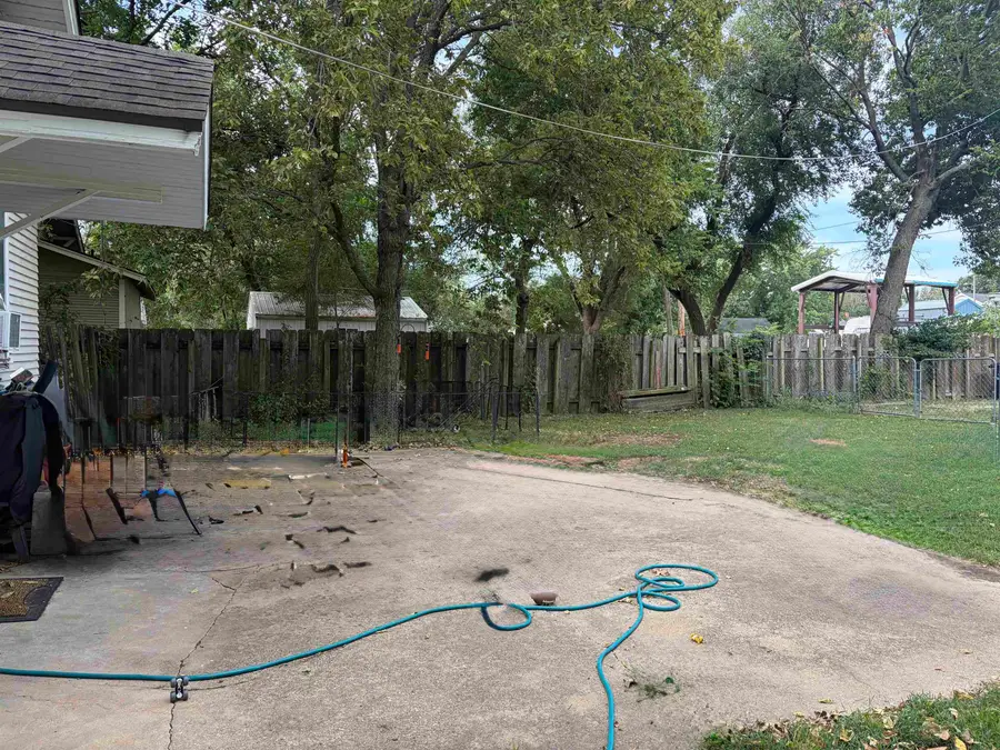 405 S Atchison St, El Dorado, KS 67042 - #2