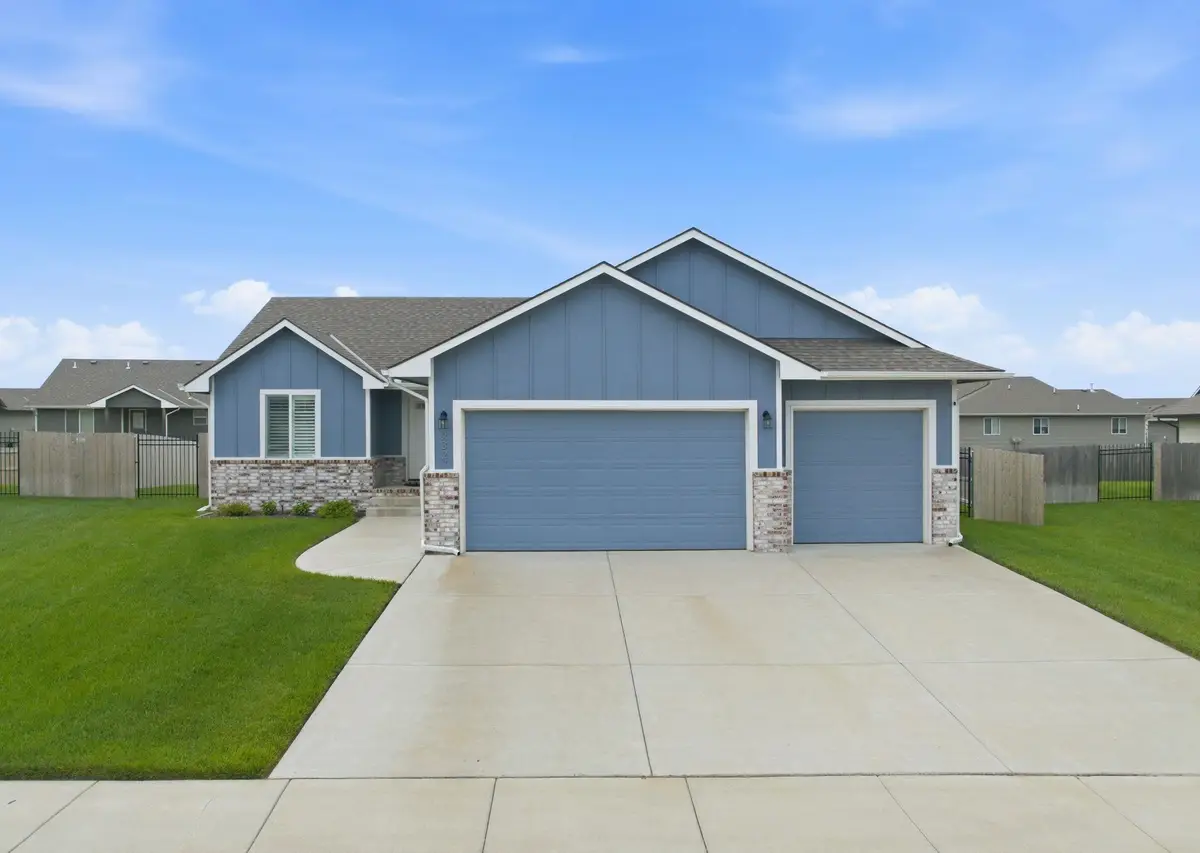 2327 S Chateau, Wichita, KS 67207 - #1