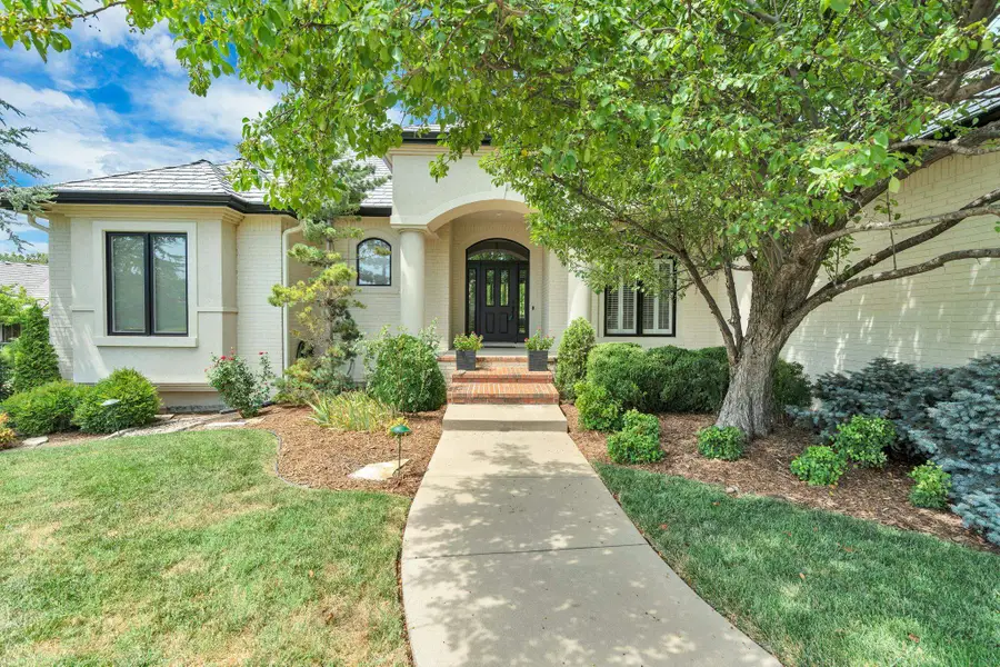 1962 N Red Brush Ct, Wichita, KS 67206 - #2