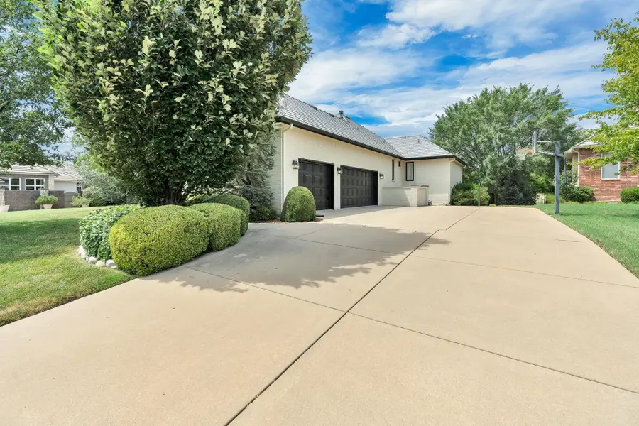 1962 N Red Brush Ct, Wichita, KS 67206 - #3
