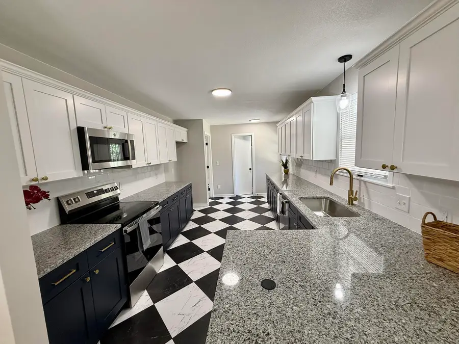 4 Regal Crescent, North Newton, KS 67117 - #3