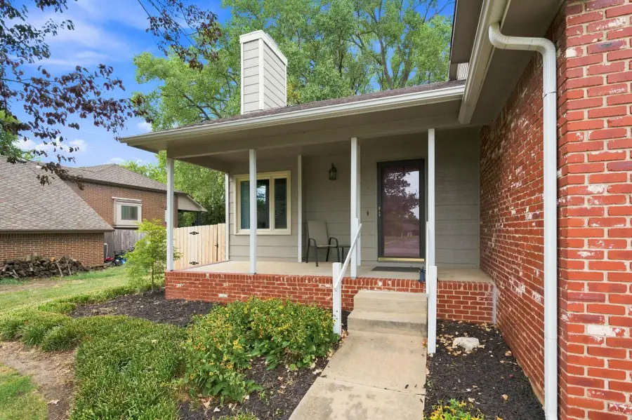 1515 S Spring Hollow Cir, Wichita, KS 67230 - #2