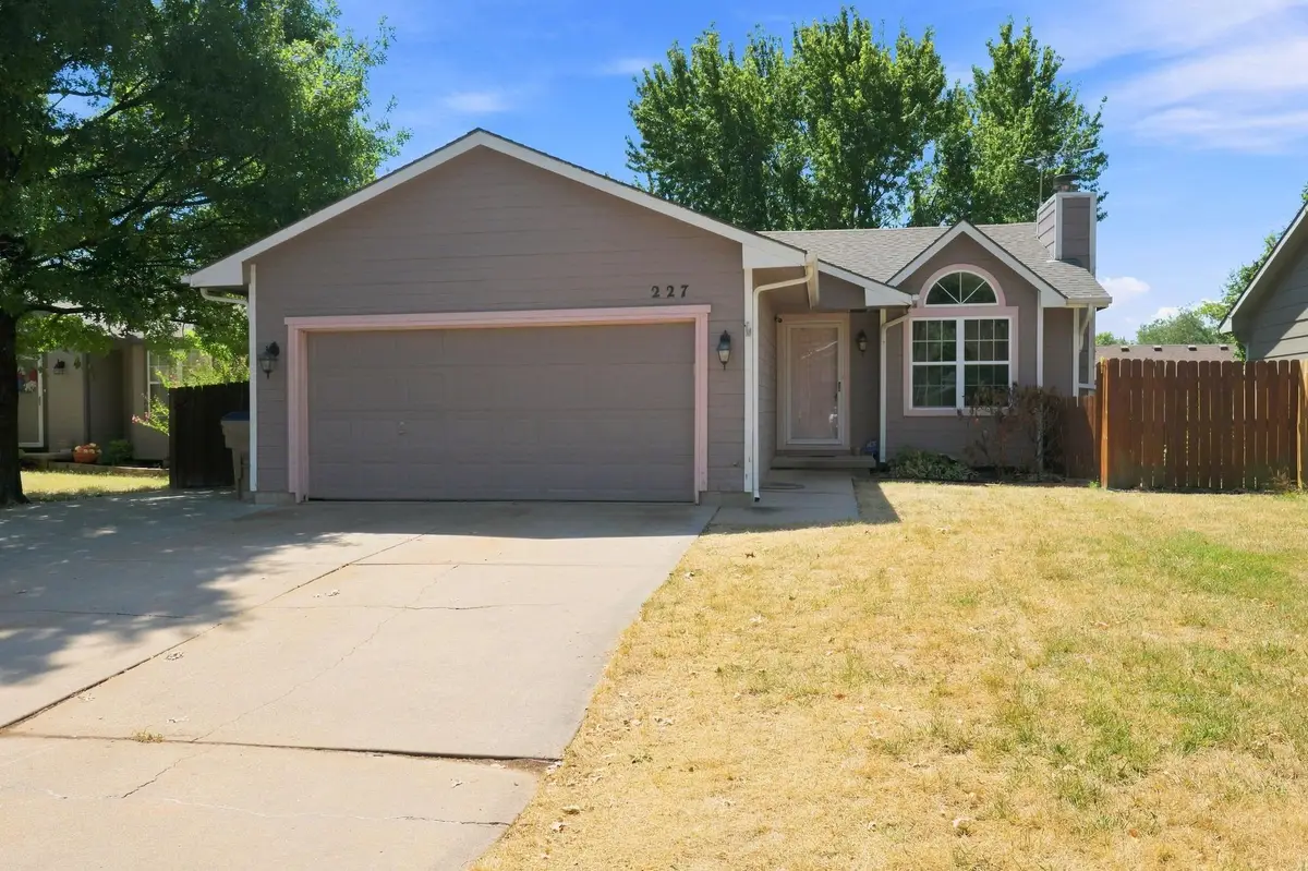 227 W Rosewood Ln, Derby, KS 67037 - #1
