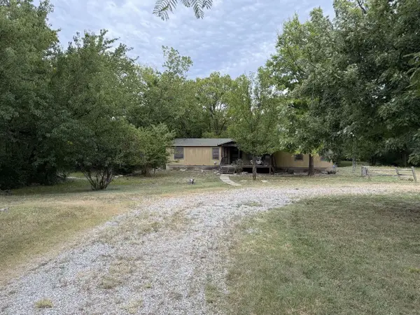 10448 SW Tawakoni Rd, Augusta, KS 67010