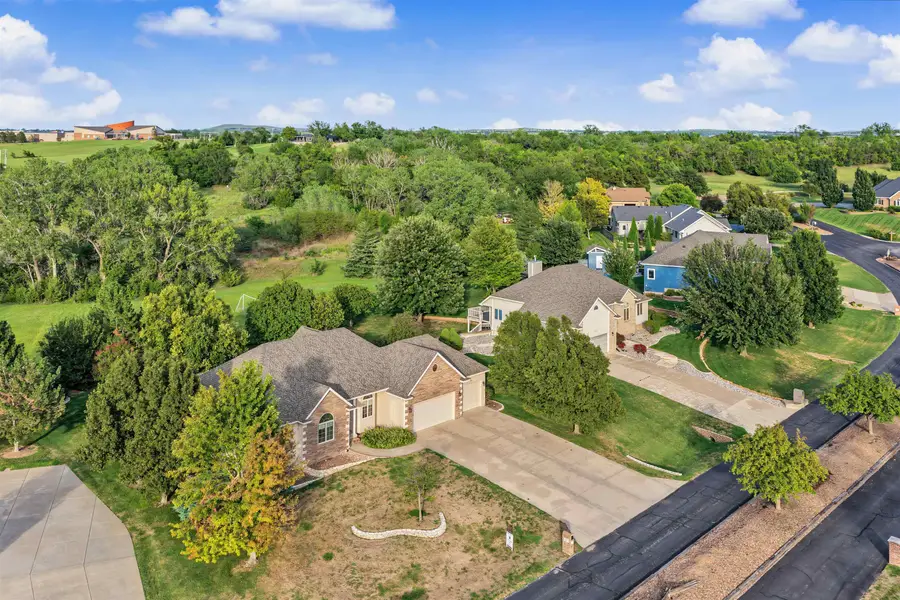 2475 Saint Andrews Ln, Salina, KS 67401 - #2