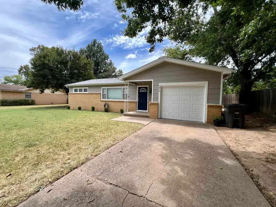 1815 N 9th, Arkansas City, KS 67005 - #2
