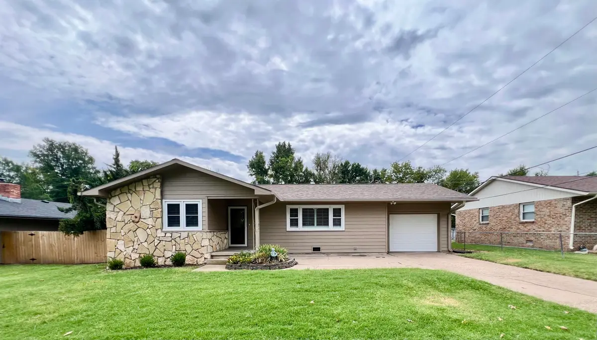 261 Greenway, Arkansas City, KS 67005 - #1