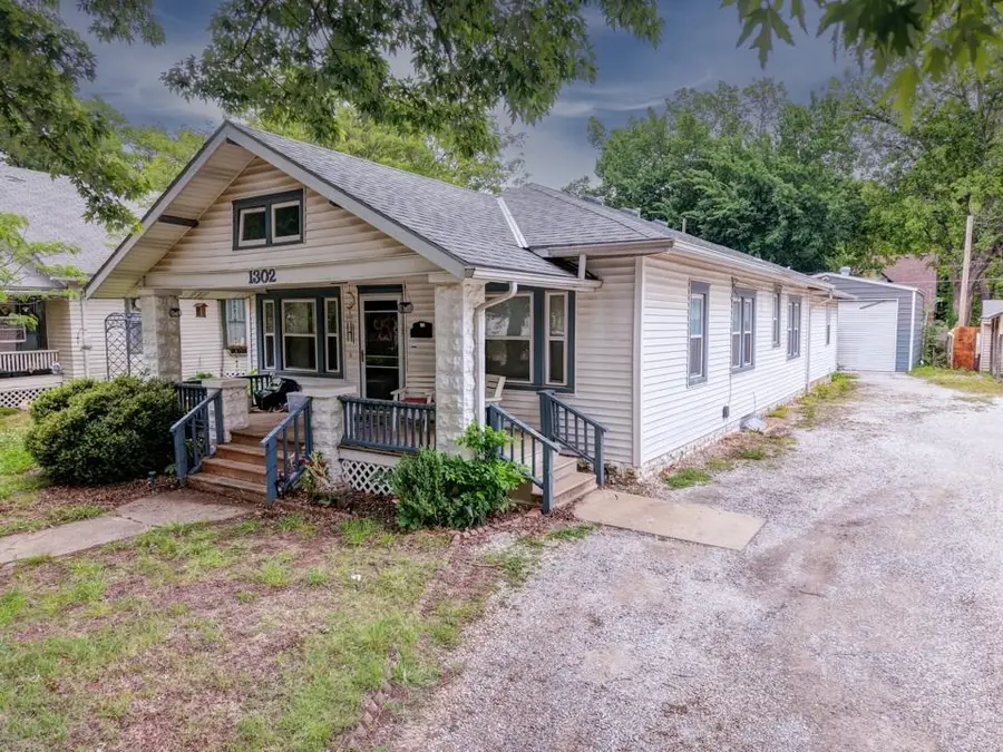 1302 Hackney, Winfield, KS 67156 - #2