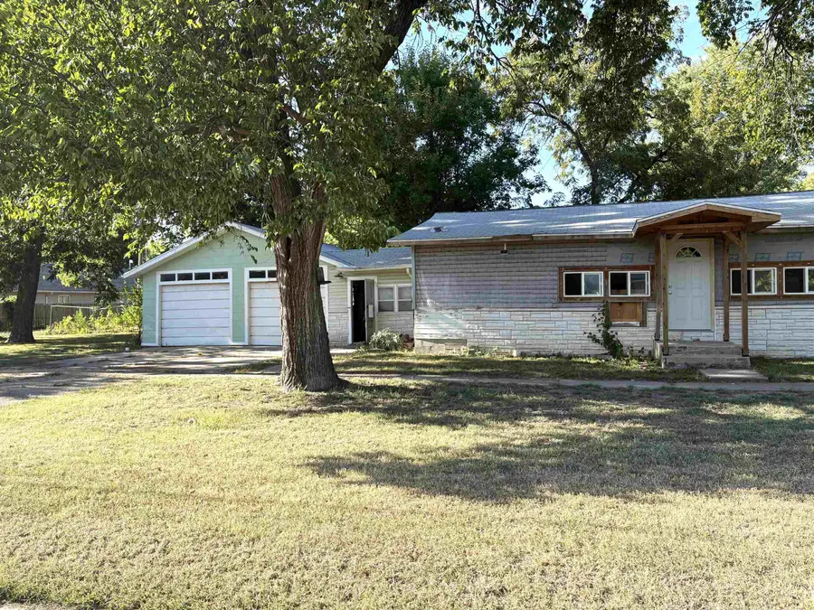 326 E 3rd St, Douglass, KS 67039 - #2