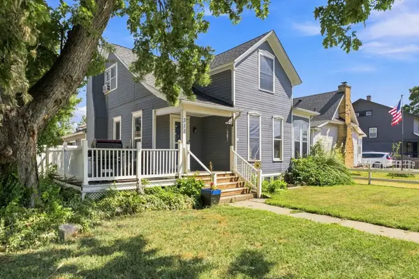 311 E 10th St, Wellington, KS 67152-4010