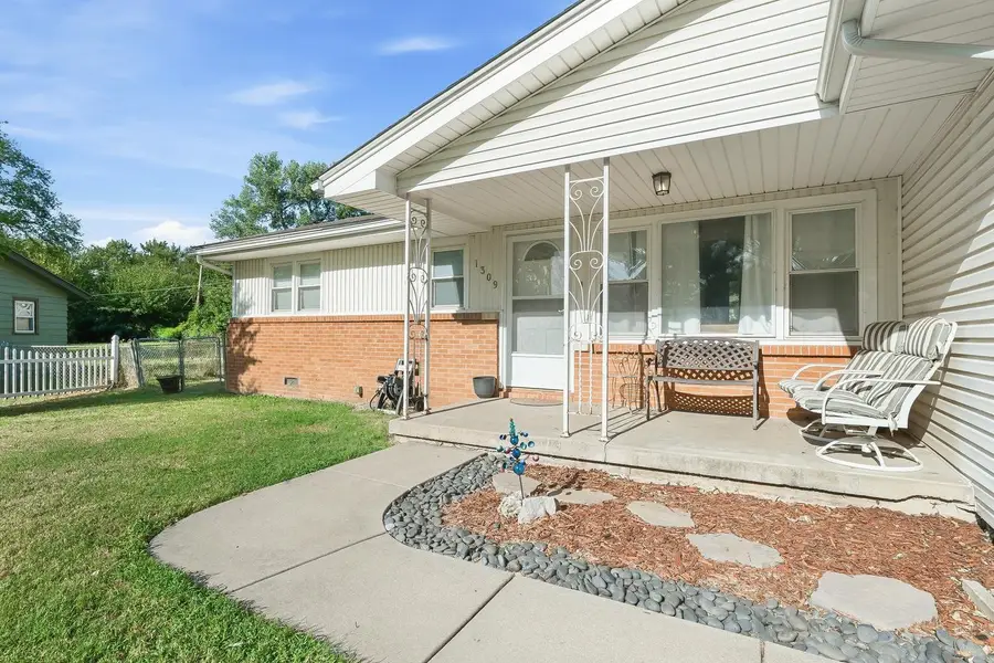 1309 N Baltimore Ave, Derby, KS 67037 - #3
