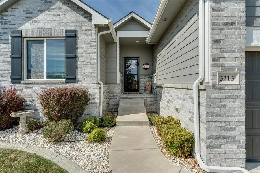 3213 S Bluelake Ct, Wichita, KS 67215 - #2