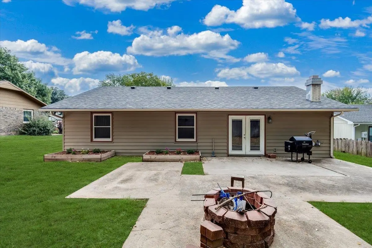 1003 Highland Dr, Arkansas City, KS 67005 - #1