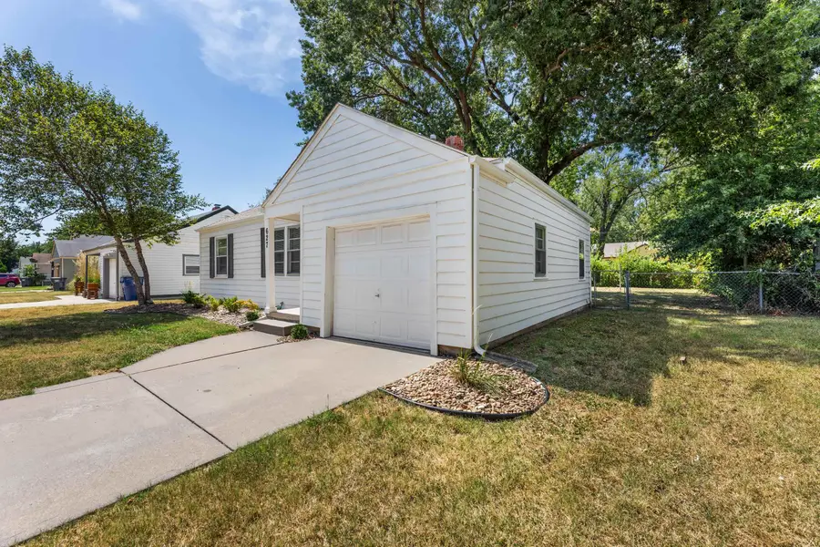 627 S Barlow, Wichita, KS 67207 - #3