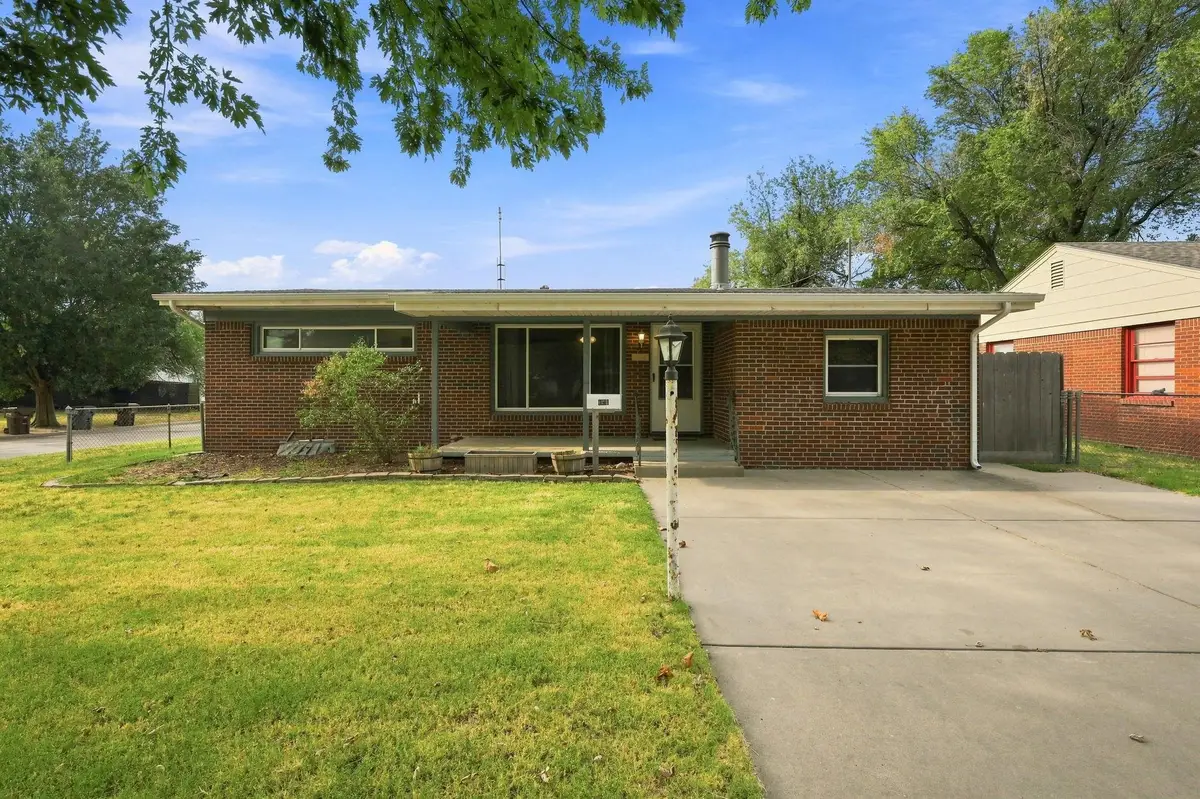1421 E 31st St South, Wichita, KS 67216 - #1