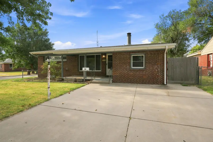 1421 E 31st St South, Wichita, KS 67216 - #2