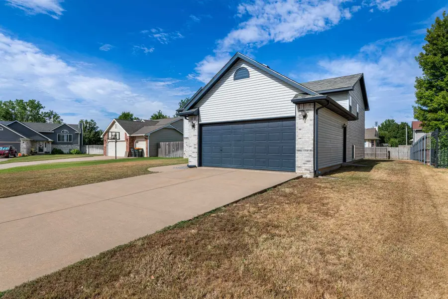 1821 S Shefford Cir, Wichita, KS 67209-1274 - #3
