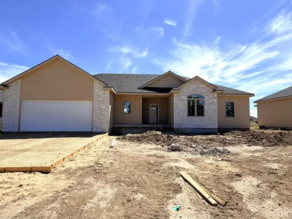 1212 North Shore Dr, Salina, KS 67401
