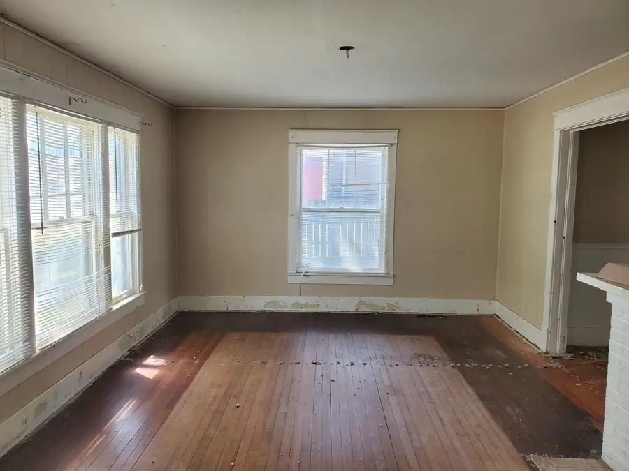 209 N A, Arkansas City, KS 67005 - #3