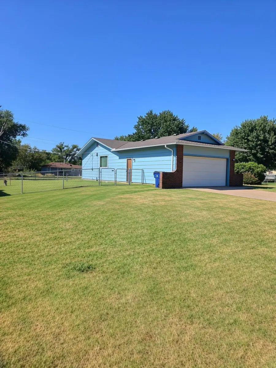 901 W 52nd St. S., Wichita, KS 67217 - #3